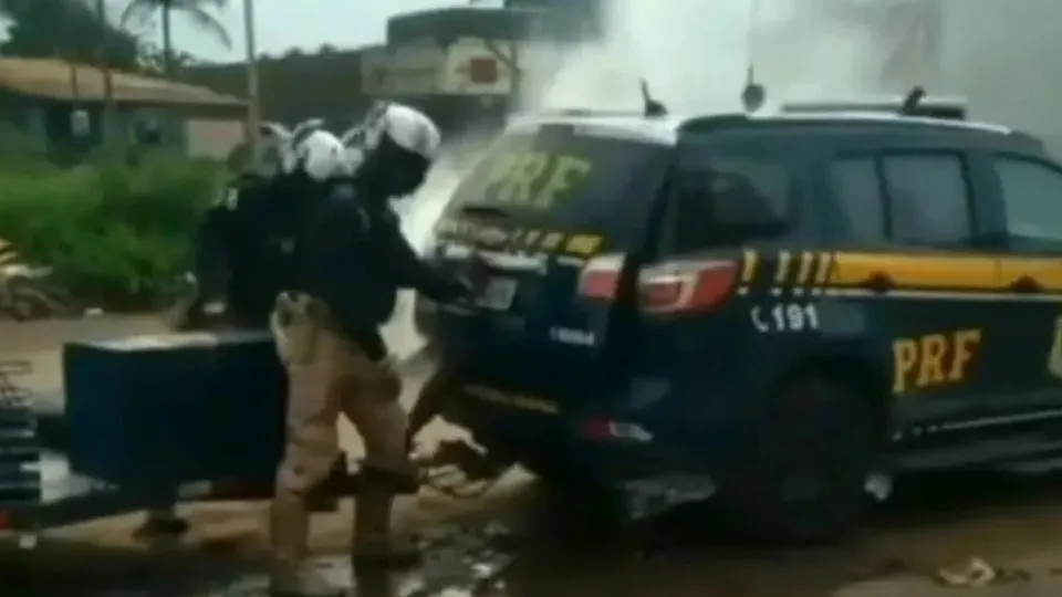 Três agentes são acusados de tortura e homicídio triplamente qualificado em abordagem que resultou em morte.