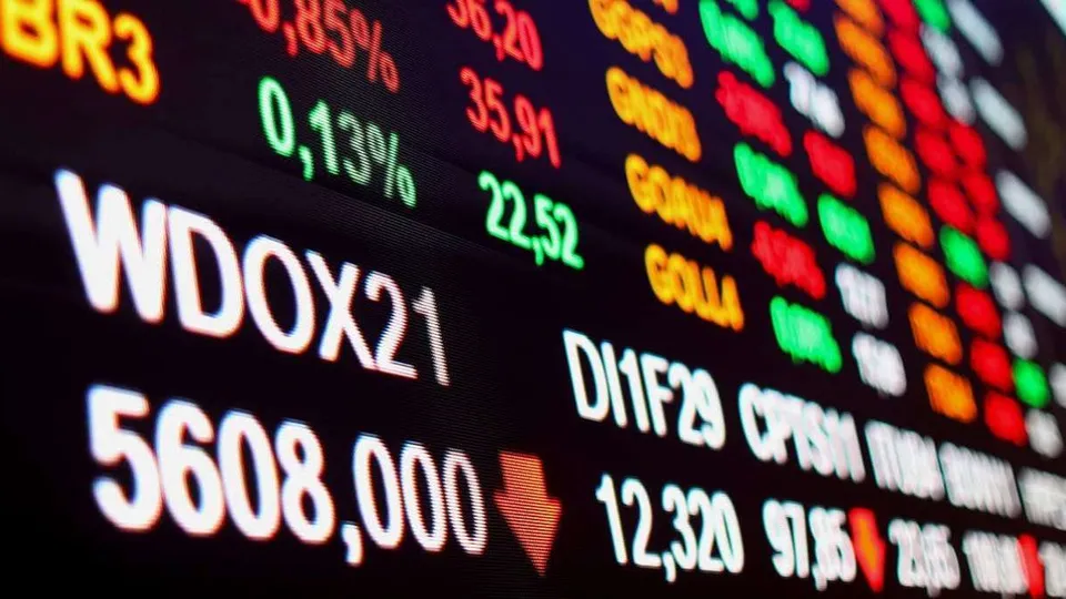 Índice encerra sessão em alta de 0,69%, impulsionado por setores financeiros e pela movimentação do Carrefour