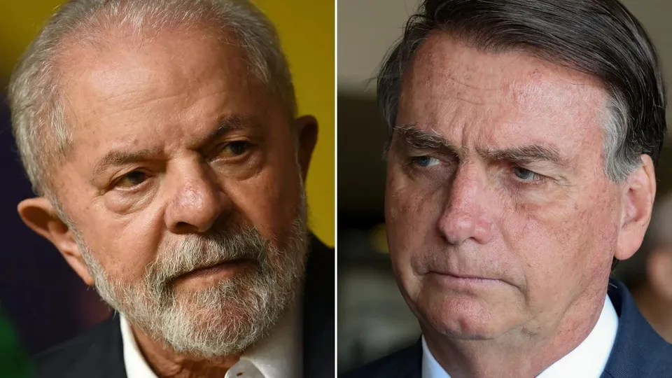 Levantamento revela que Jair Bolsonaro aparece à frente de Lula, apesar da inelegibilidade confirmada pelo TSE.