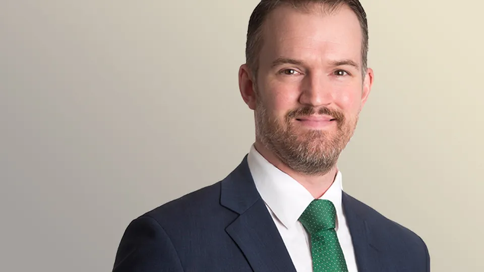 O presidente eleito dos EUA, Donald Trump, escolheu Jamieson Greer para liderar o comércio, focando em tarifas e déficits.