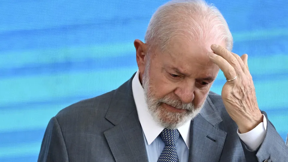 Uma nova pesquisa indica que a desaprovação do governo de Luiz Inácio Lula da Silva atingiu 51%, enquanto a aprovação está em 46,1%.