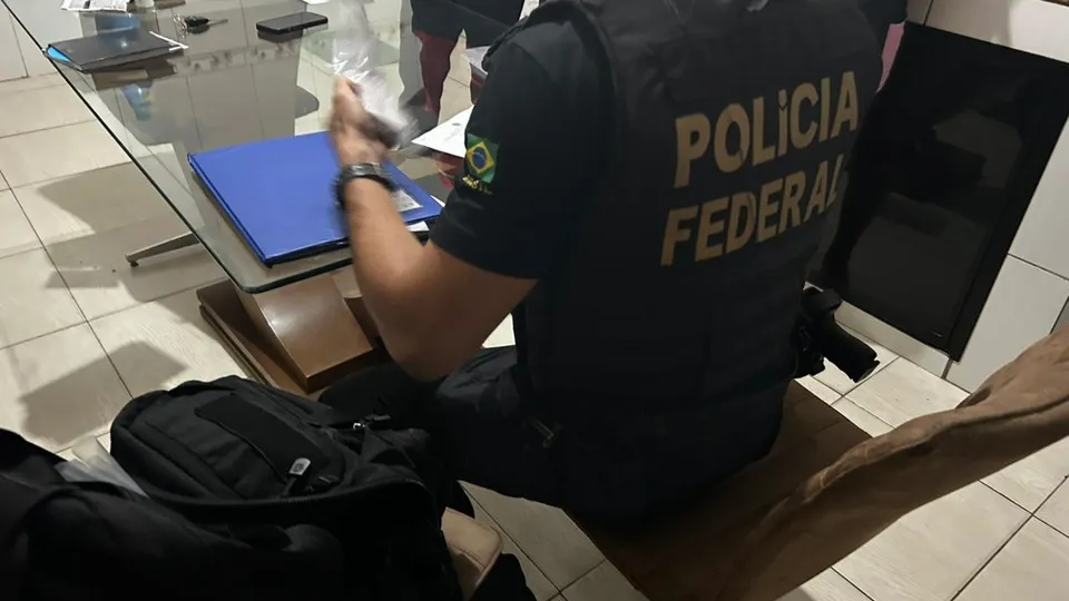 Polícia Federal realiza operação contra fraudes bancárias em sete estados brasileiros