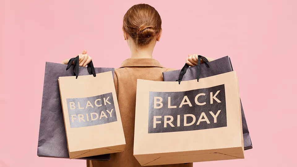 Especialistas alertam sobre direitos garantidos e riscos de compras durante a Black Friday 2024