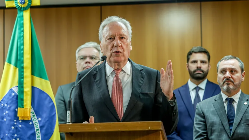 Atrasos e prejuízos marcam obra de muralhas em presídio federal após fuga de detentos