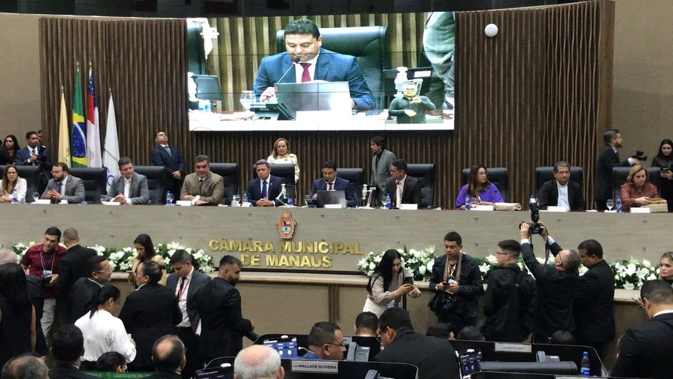 Projetos de lei em votação na próxima semana podem elevar os salários de gestores municipais a partir de 2025.