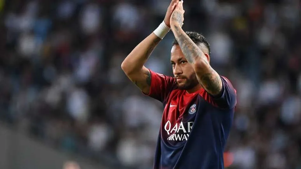 Neymar recebia bônus por aplaudir torcida no PSG, revela ex-jogador em podcast