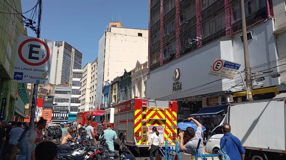 Incêndio na Galeria Pagé, em São Paulo, provoca evacuação e hospitalização de três pessoas