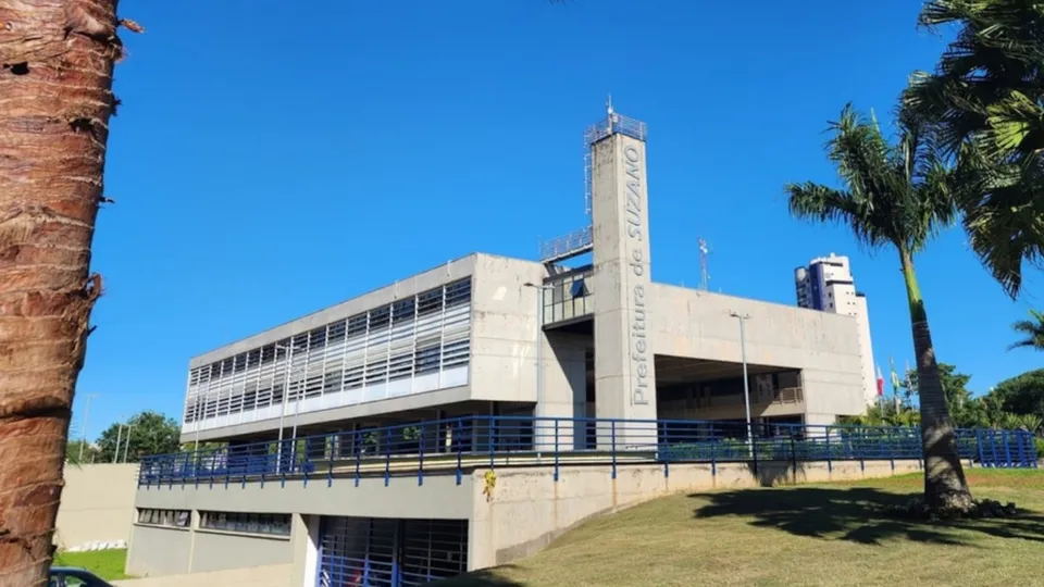 Justiça suspende aumento de até 127% nos salários de políticos em Suzano