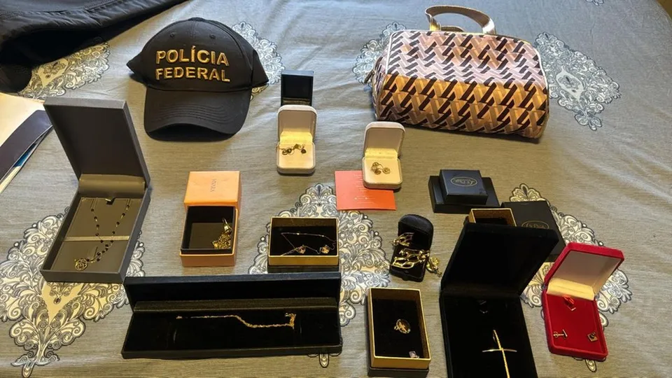 A Polícia Federal deflagrou a operação Cobiça, nesta quinta-feira (28), em combate a crimes ambientais no Tapajós, Pará.