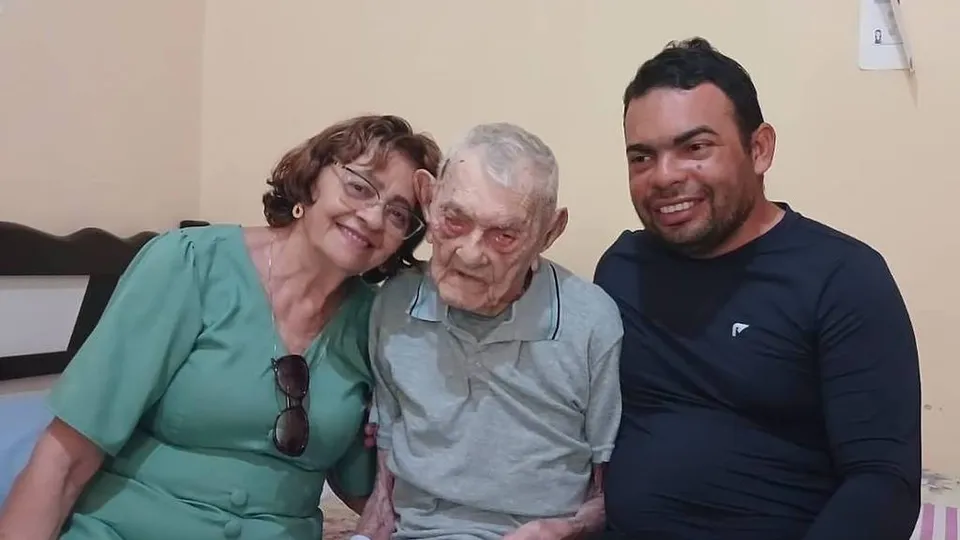 Cearense de 112 anos é reconhecido como o homem mais velho do mundo pelo Guinness