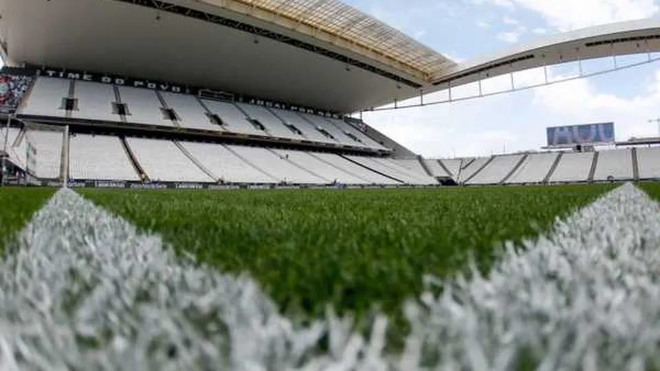 A torcida do Timão alcançou 1% da meta de R$ 700 milhões na primeira jornada da vaquinha.