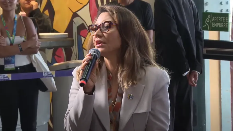 Pesquisa revela que falas da primeira-dama ofuscaram a imagem do governo durante o evento internacional