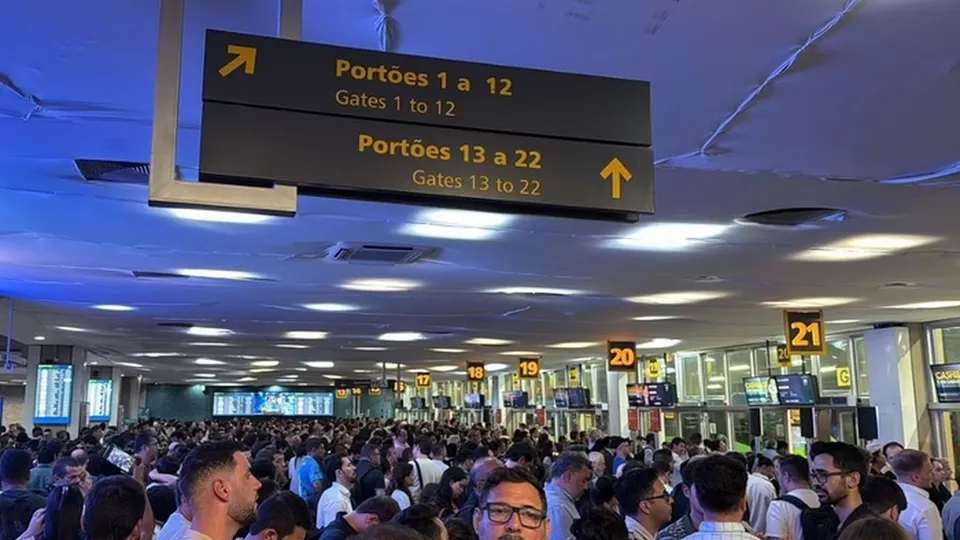 Fortes chuvas provocam cancelamentos em série no Aeroporto de Congonhas; situação já foi normalizada.