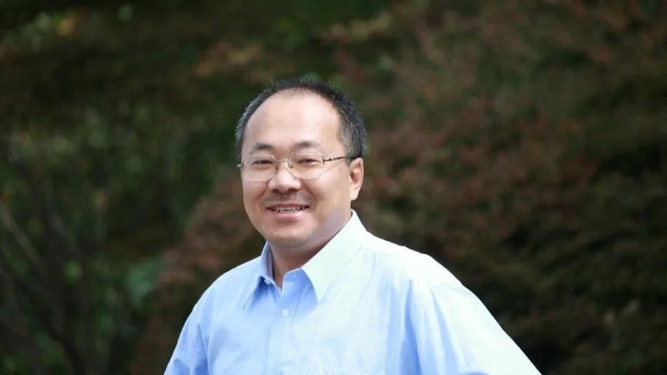 A decisão do tribunal gera críticas à falta de liberdade de imprensa e à repressão do governo chinês