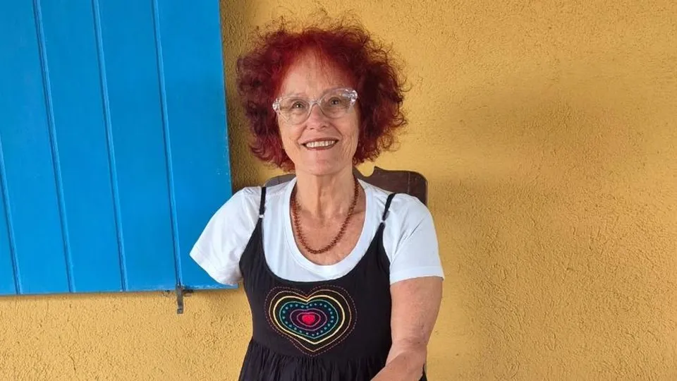 Decisão judicial garante a Roseana Murray, de 73 anos, a prótese biônica avaliada em R$ 894 mil e medicamentos necessários.