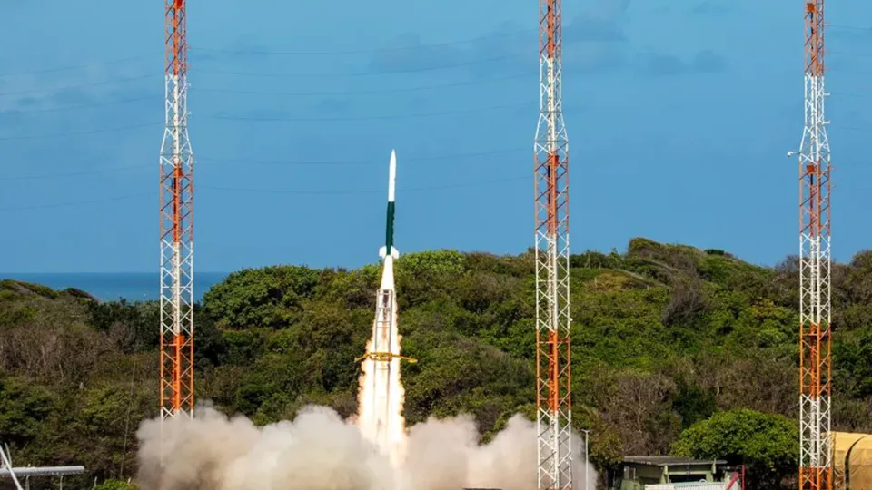 Vídeo: Brasil realiza lançamento de foguete com tecnologia nacional em missão bem-sucedida