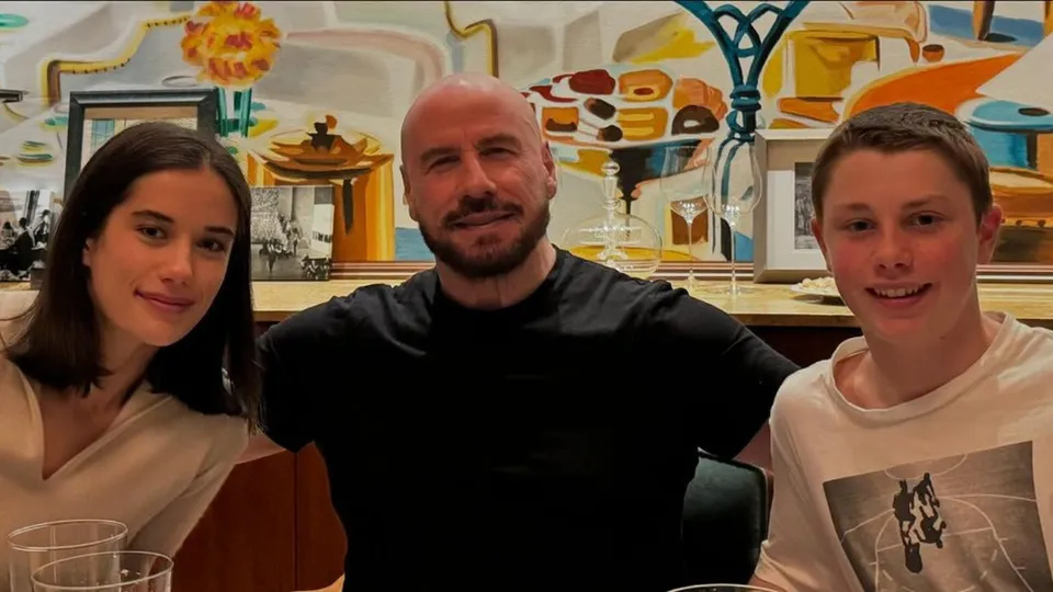 O ator compartilhou uma foto especial com Ella Bleu e Benjamin durante o feriado americano.