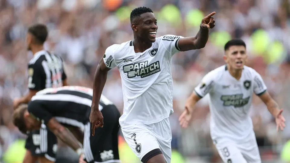 Com vitória de 3 a 1, clube carioca celebra seu primeiro título continental na Argentina
