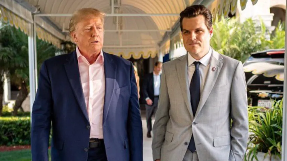O deputado republicano Matt Gaetz, alvo de investigações, anunciou a desistência de sua nomeação para procurador-geral dos EUA.