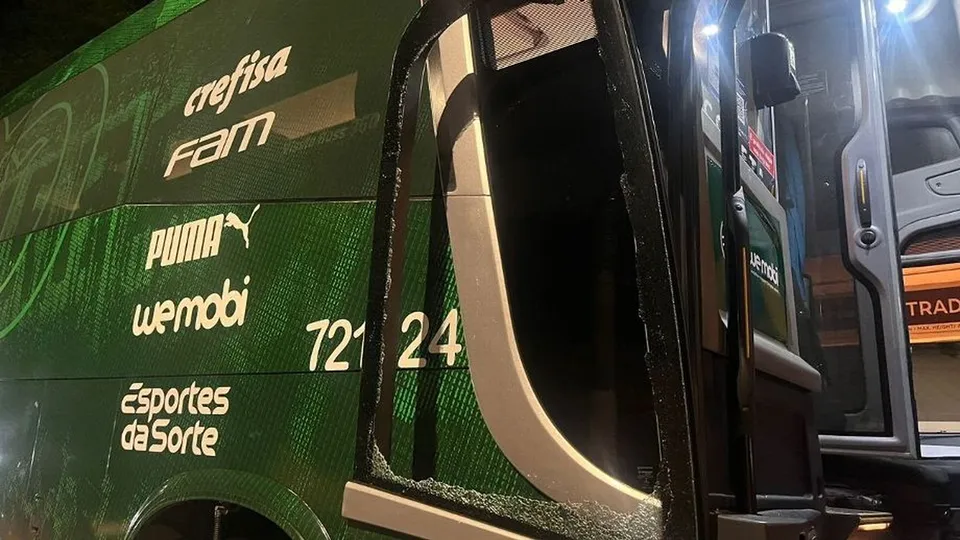 Ônibus do Palmeiras Feminino sofre ataque a caminho da festa de premiação do Paulistão