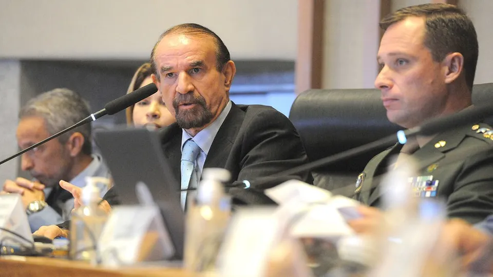 Cezar Bitencourt admitiu que o ex-presidente sabia de um plano para um golpe, mas depois recuou em suas declarações. Entenda o caso.