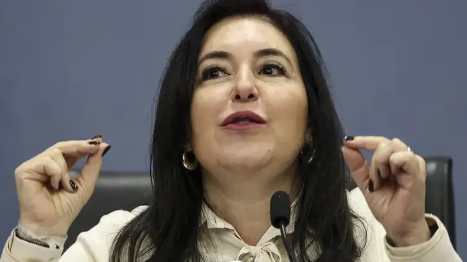 Com a expectativa de arrecadar R$ 17 bilhões até o final de 2024, governo se concentra em medidas fiscais, sem considerar cortes necessários.