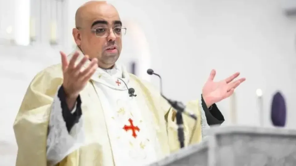 O ministro do STF, Alexandre de Moraes, negou o pedido de restituição do celular do padre José Eduardo, que está sob investigação pela PF.