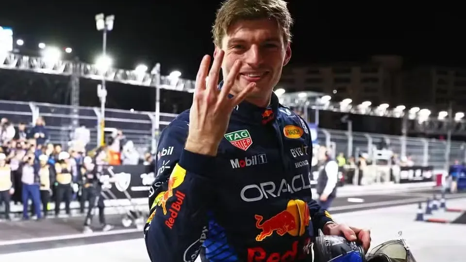 Piloto holandês assegura quarto título consecutivo com duas corridas de antecedência na temporada 2024.