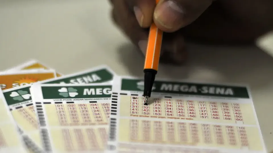 Após nenhum apostador acertar as seis dezenas, próximo sorteio ocorre na terça-feira (26) com prêmio elevado.