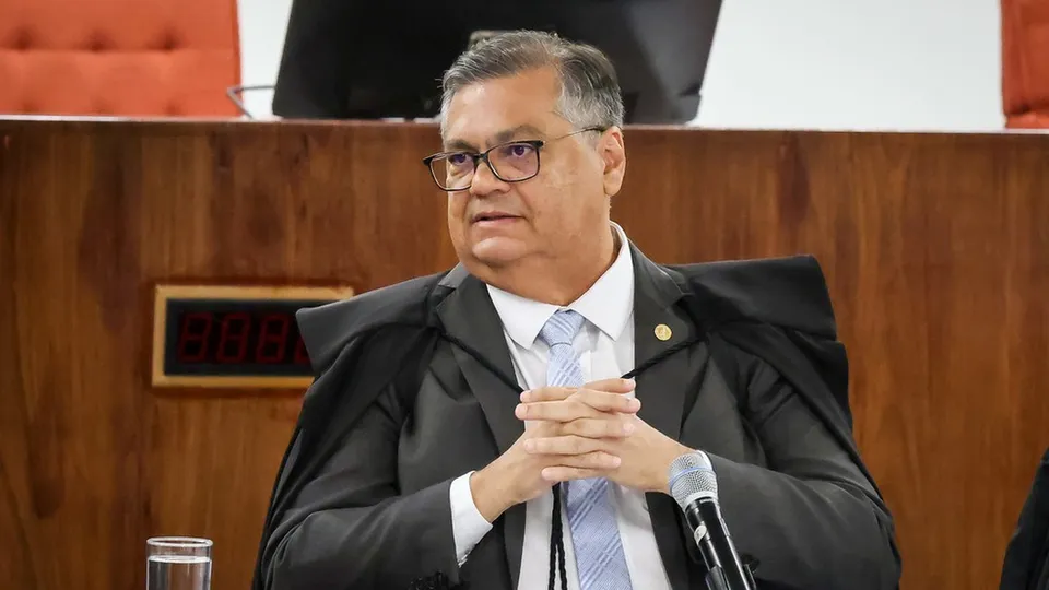 Decisão do STF busca garantir dignidade e acessibilidade nos serviços funerários na capital paulista.