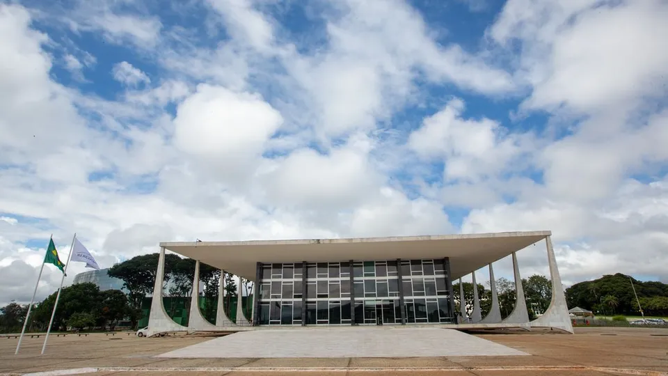 Supremo Tribunal Federal discute responsabilidade de plataformas digitais sobre conteúdos