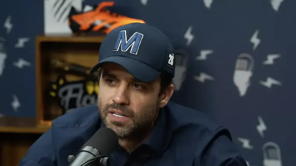 O ex-coach Pablo Marçal busca fortalecer sua posição política ao se filiar ao União Brasil, visando a Presidência em 2026.