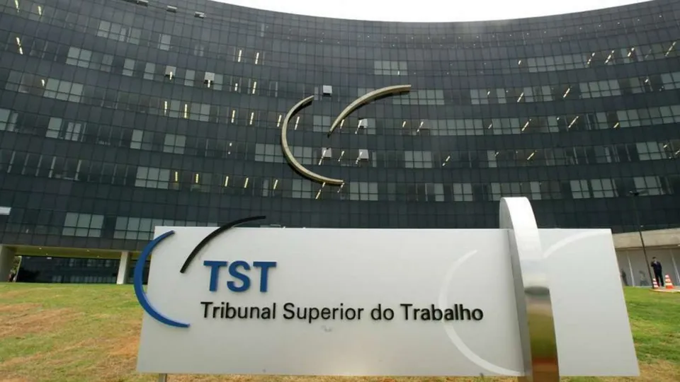 TST decide se reforma trabalhista se aplica a contratos vigentes antes de 2017