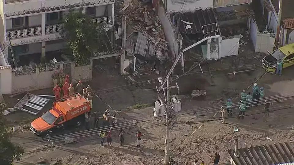 Enchente resultou na morte de uma idosa e destruição de várias casas na região