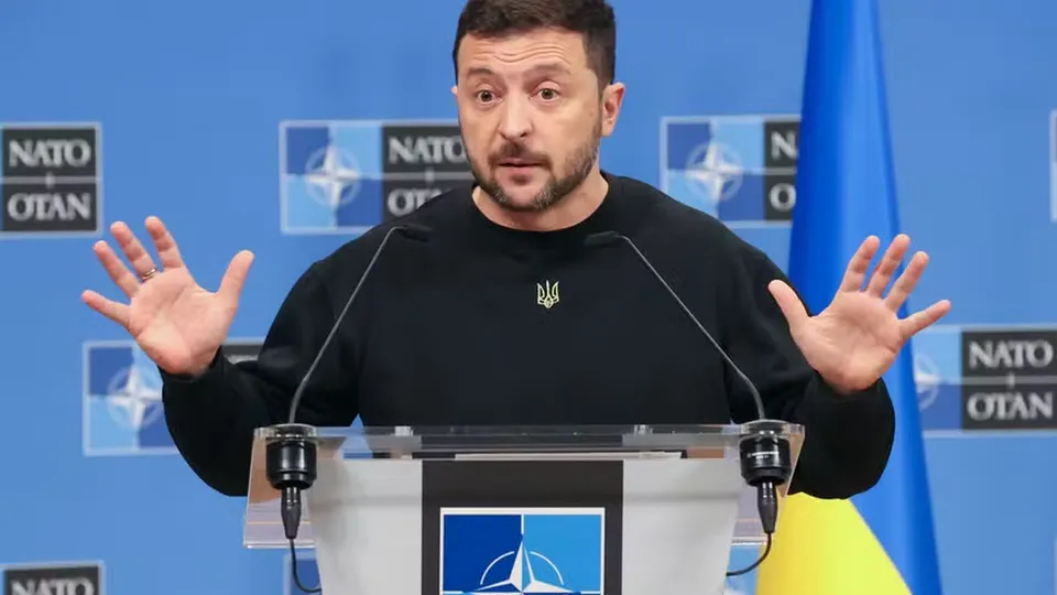 O presidente ucraniano Volodomir Zelensky destacou a adesão à Otan como essencial para a segurança do país em meio à invasão russa.