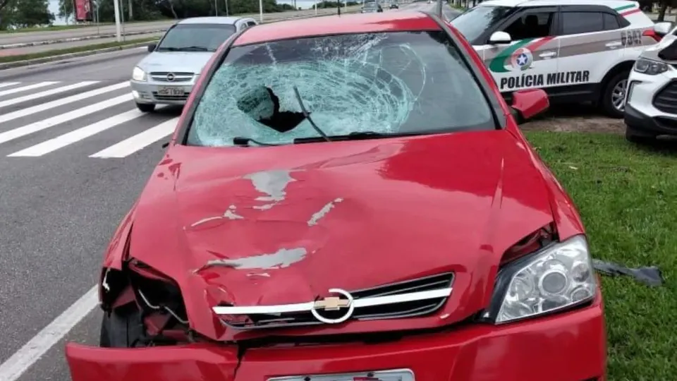 Tragédia ocorreu na SC-401; motorista foi presa após teste de bafômetro confirmar embriaguez.