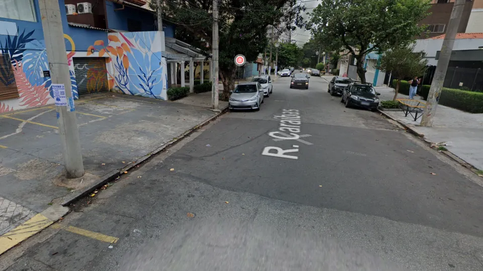Polícia investiga homicídio ocorrido na Rua Caraíbas; autor do crime fugiu do local