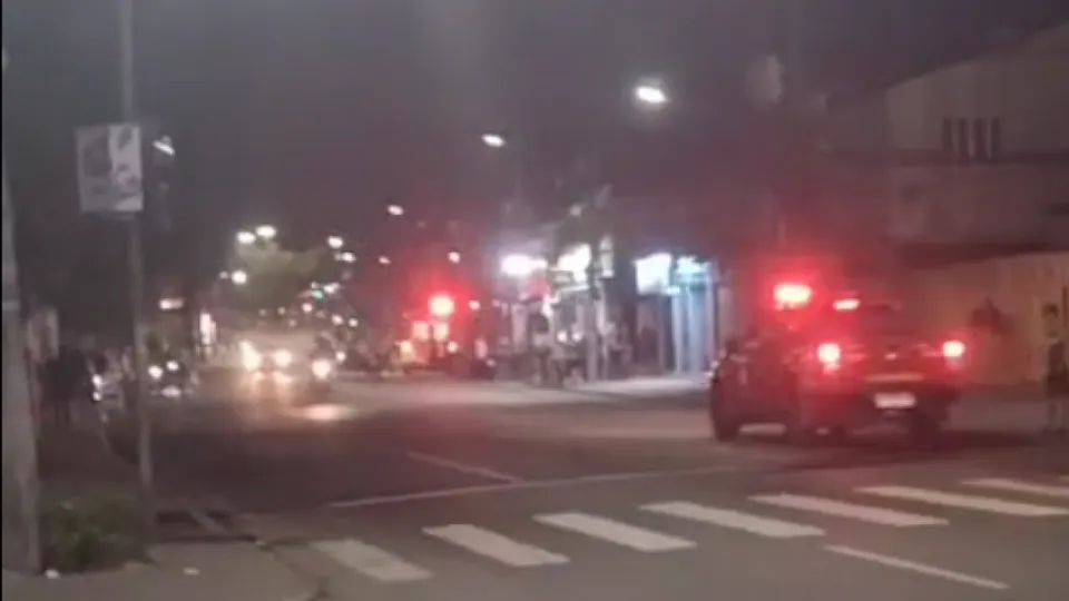Acidente ocorreu na Estrada Marechal Miguel Salazar Mendes de Morais; motorista fugiu sem prestar socorro.