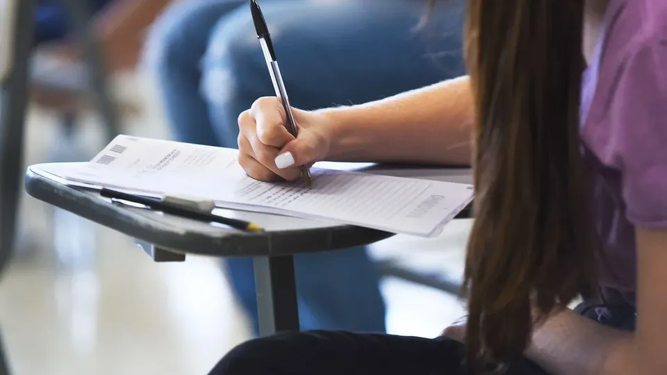 Resultados das provas do vestibular da UFRGS 2025 já estão disponíveis para os candidatos.