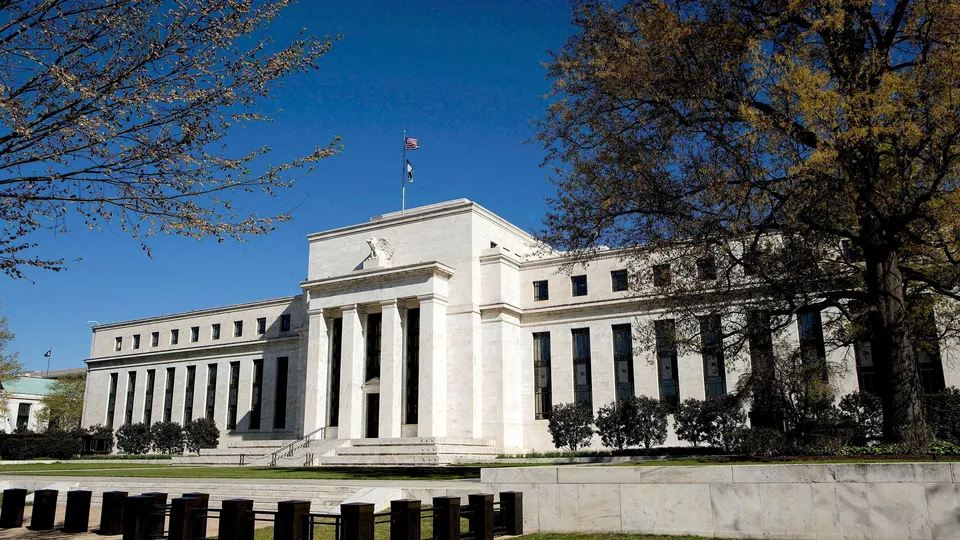 O dirigente do Federal Reserve, Christopher Waller, monitorará dados econômicos para decidir sobre a taxa de juros em dezembro.