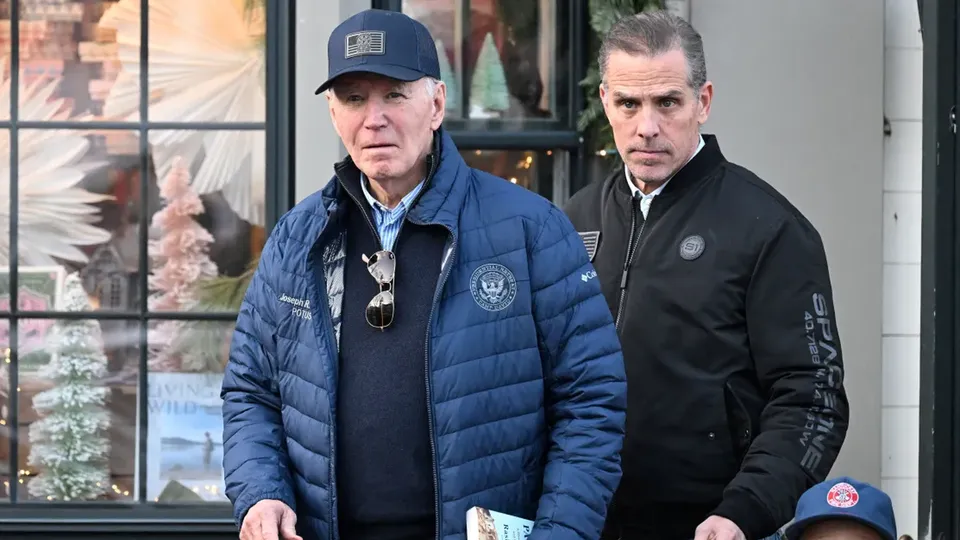 A Casa Branca afirmou que a decisão do presidente foi motivada pelo temor de novas aflições a seu filho por adversários políticos.