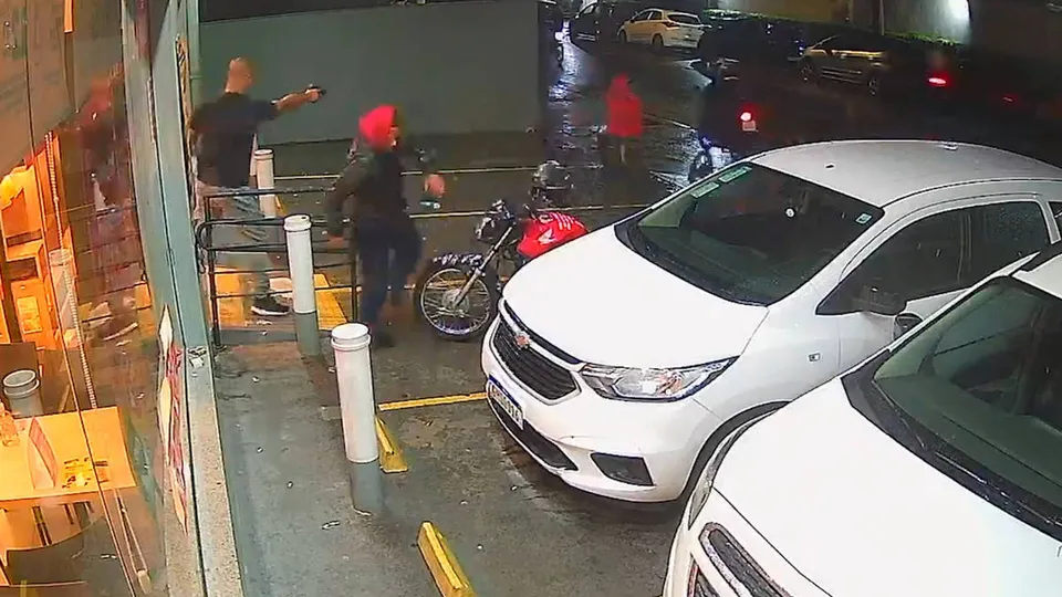 Gabriel Renan da Silva Soares, de 26 anos, foi morto com 11 disparos em frente a mercado na Zona Sul da capital paulista.