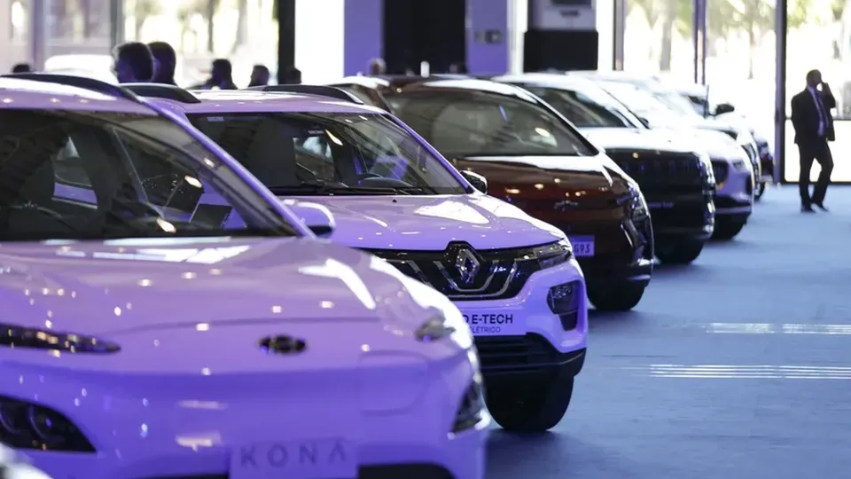 Desde a isenção do IPVA, a frota de veículos elétricos no DF aumentou 390%, alcançando 26.711 unidades.