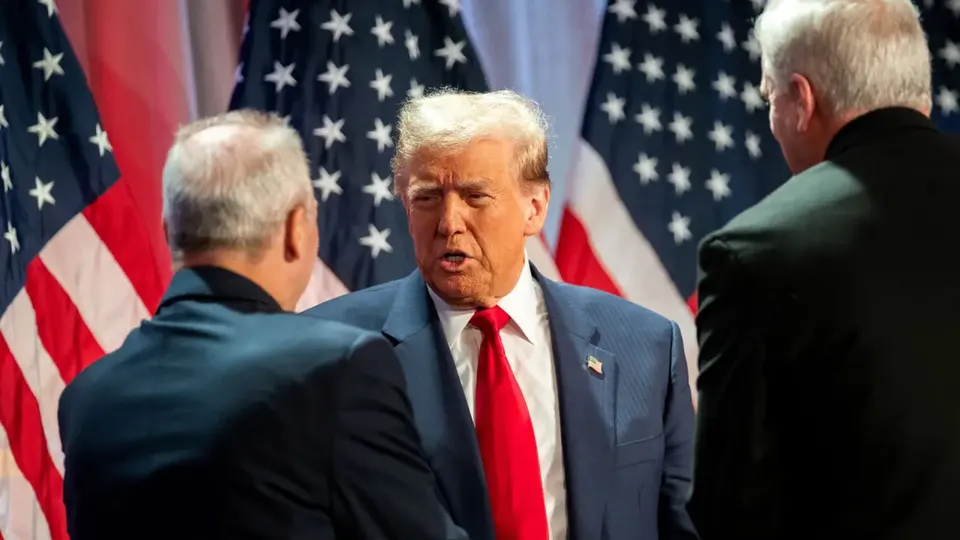 O ex-presidente dos EUA, Donald Trump, pede que juiz de Nova York arquive processo criminal por questões constitucionais.