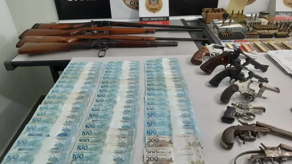 Polícia Civil realiza ação em paralelo à investigação do assassinato da secretária-executiva da entidade, Claudia Lobo.