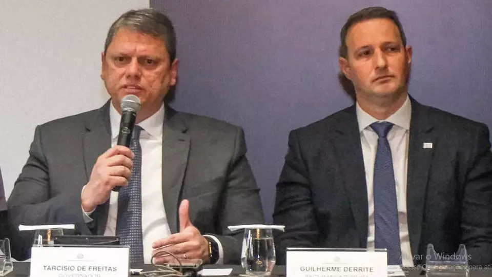 Governador de São Paulo reafirma apoio a Guilherme Derrite e promete ações corretivas na PM