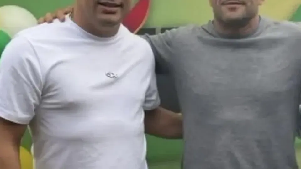 Bruno dos Santos da Costa Teixeira, de 40 anos, e Bruno Carlos Barbosa Rezende, de 36, foram alvos de fuzis. Ivanir da Silva, de 78, permanece internado.