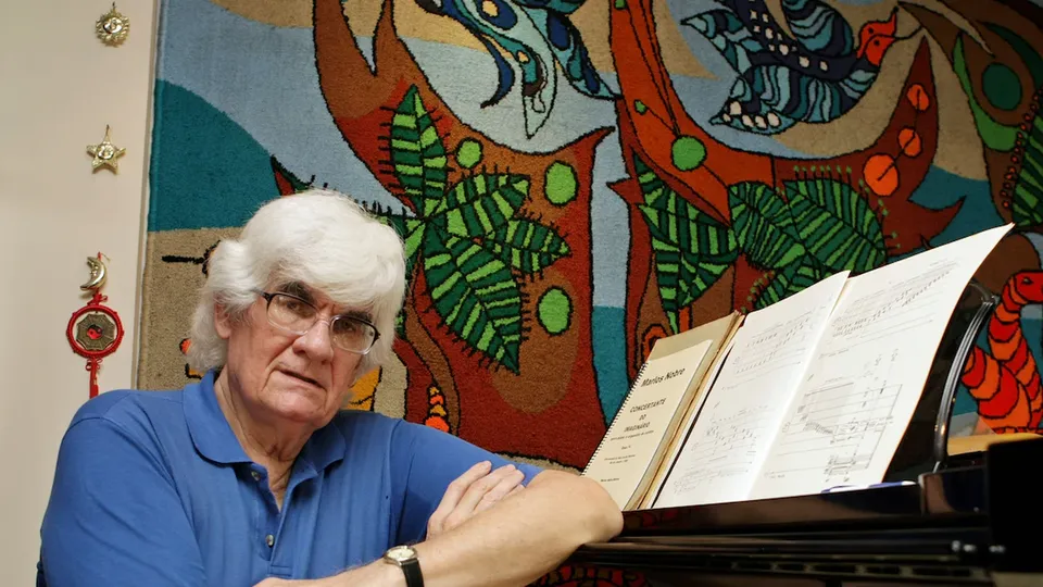 O maestro Marlos Nobre, conhecido por sua fusão de música clássica e popular, faleceu aos 85 anos.