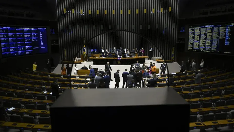 Pressionado pela urgência, Planalto busca alternativas para aprovar pacote de corte de gastos até o final do ano