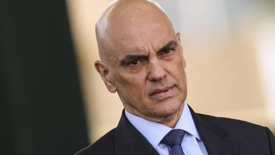 Moraes permite que Bolsonaro participe de missa em homenagem à mãe de Valdemar